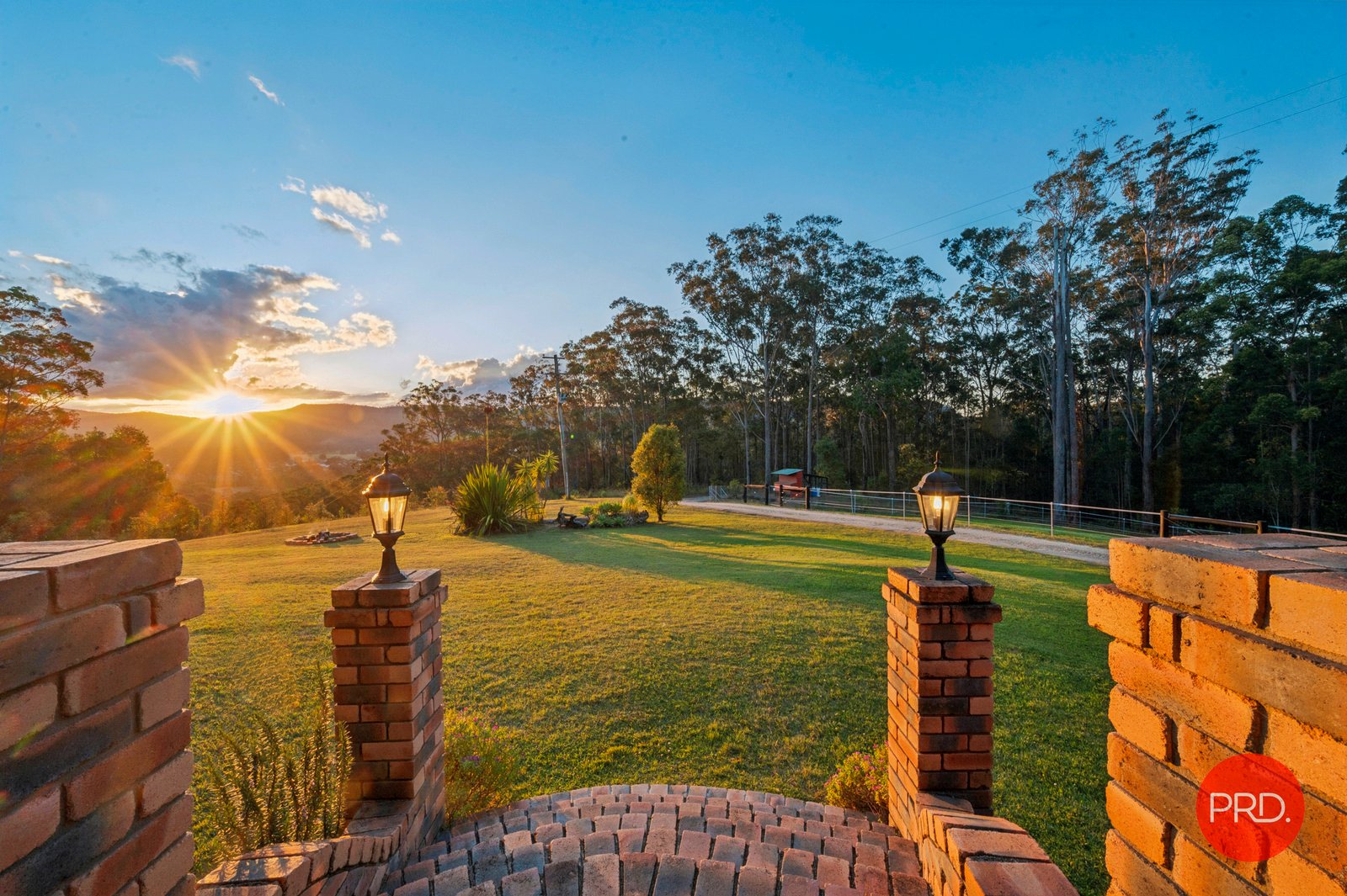 7 Lorikeet Place GLENREAGH 4