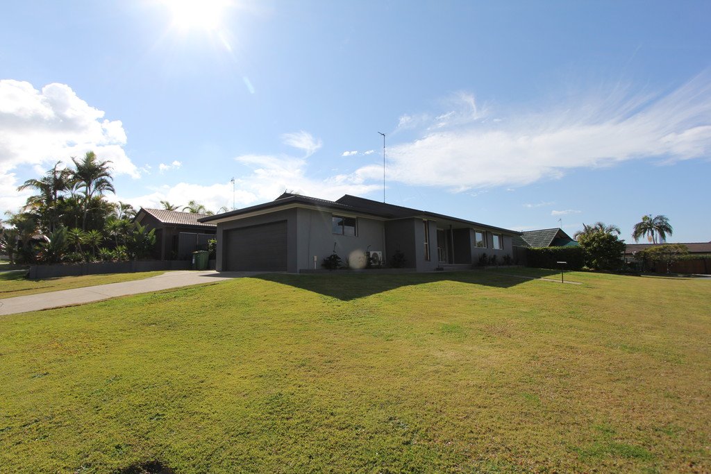 7 Lunar Court BENOWA 1
