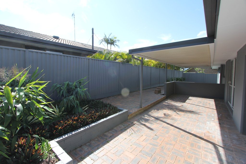 7 Lunar Court BENOWA 2