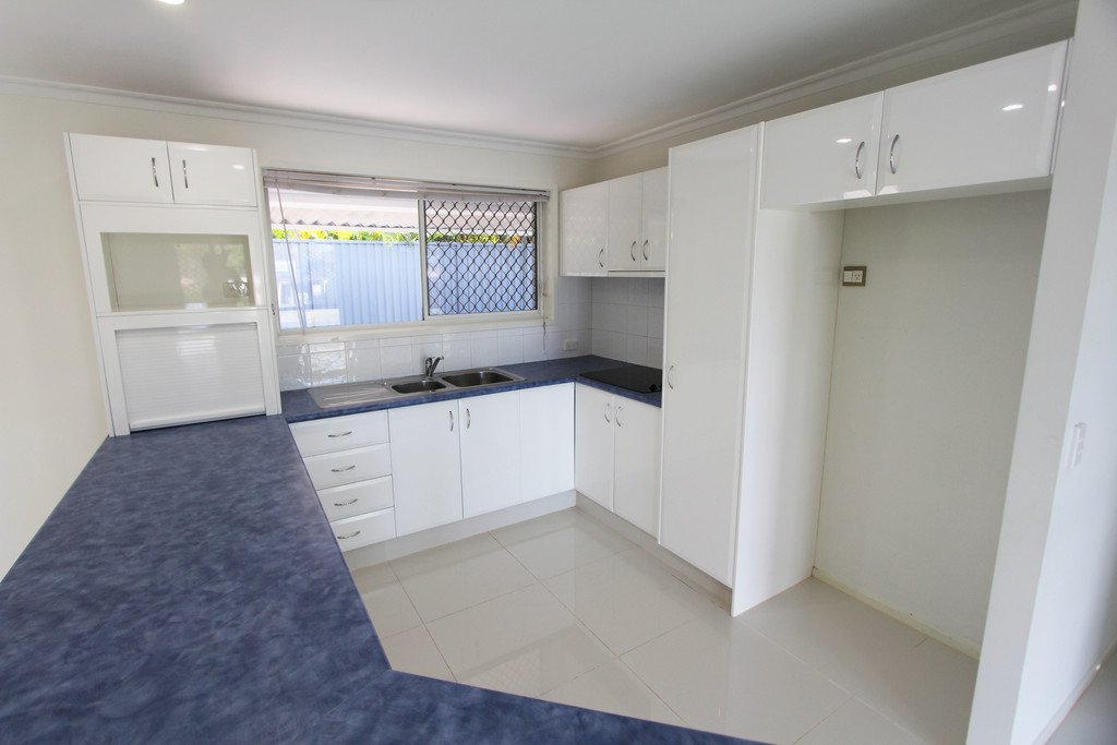 7 Lunar Court BENOWA 4
