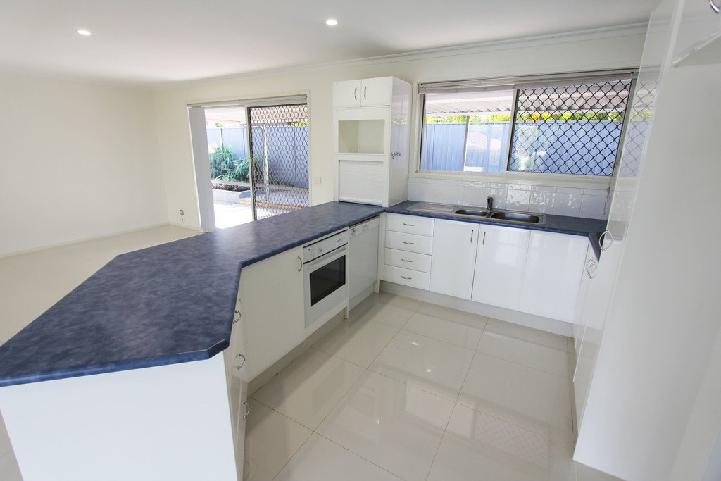 7 Lunar Court BENOWA 5