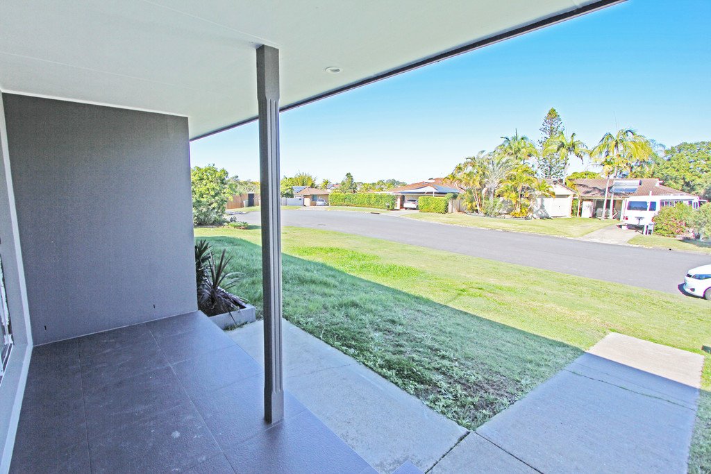 7 Lunar Court BENOWA 6