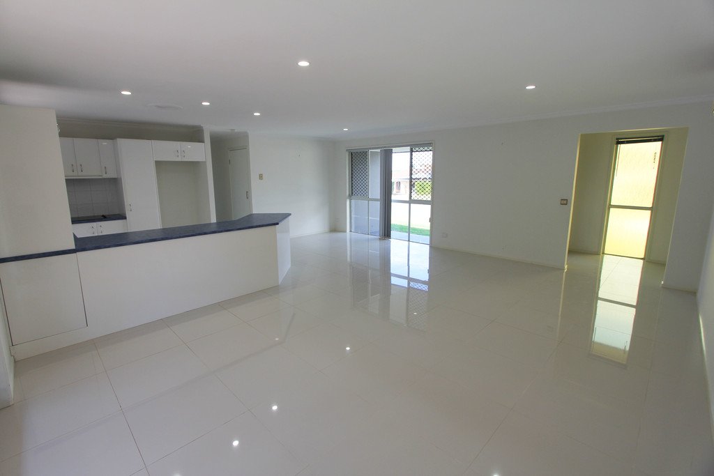 7 Lunar Court BENOWA 7