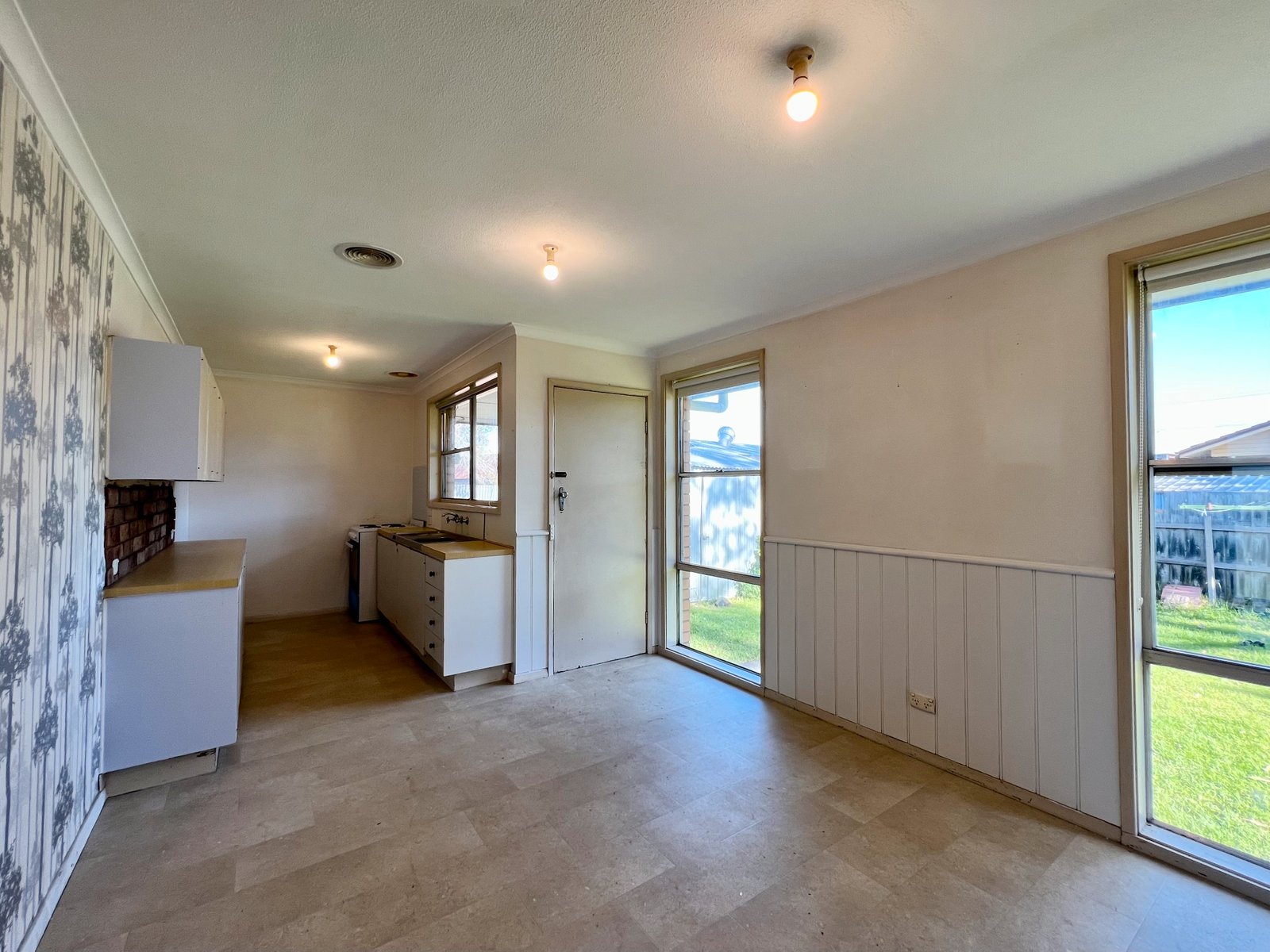Gallery: 7 Lunik Court