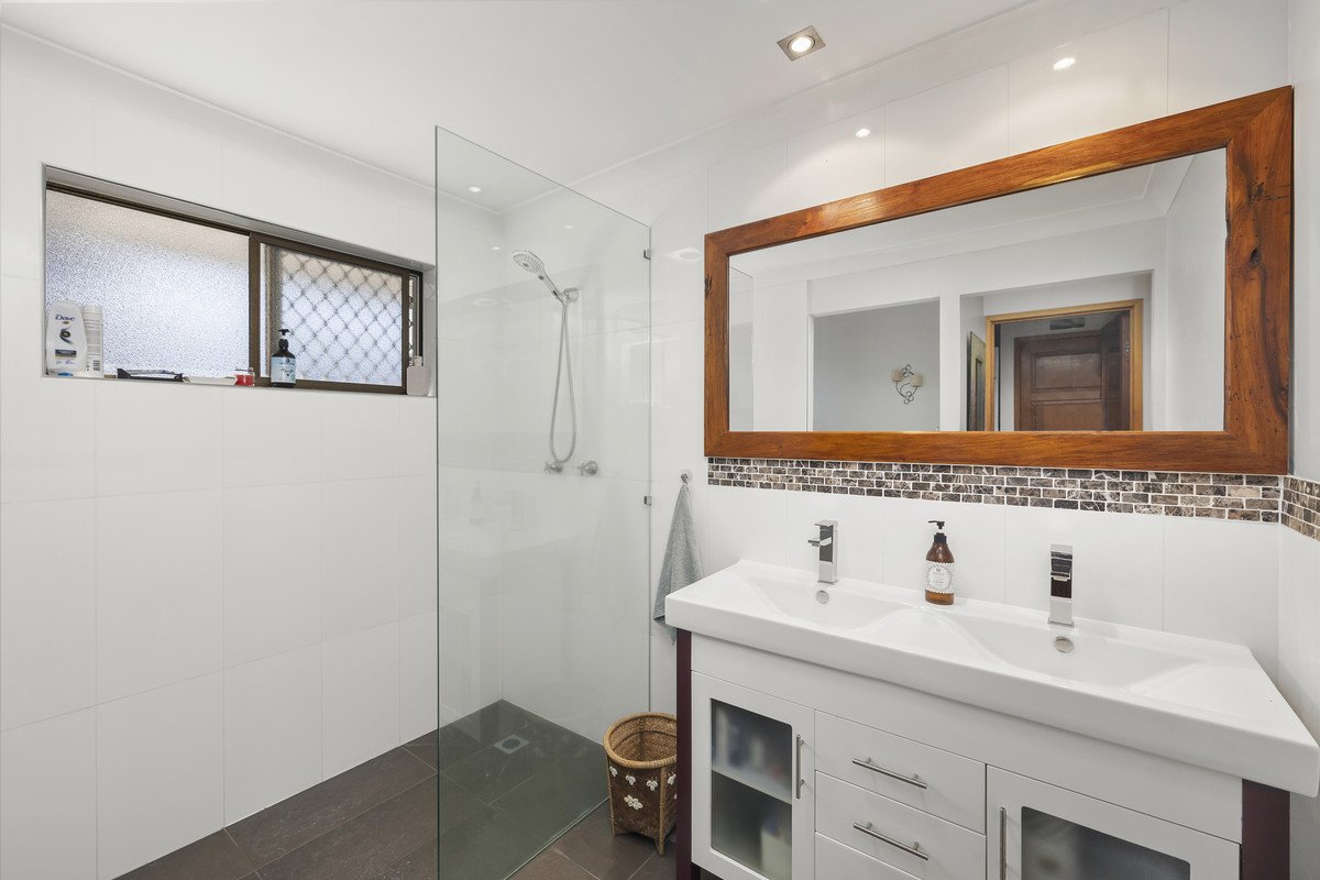 7 Lutana Avenue MIAMI 7