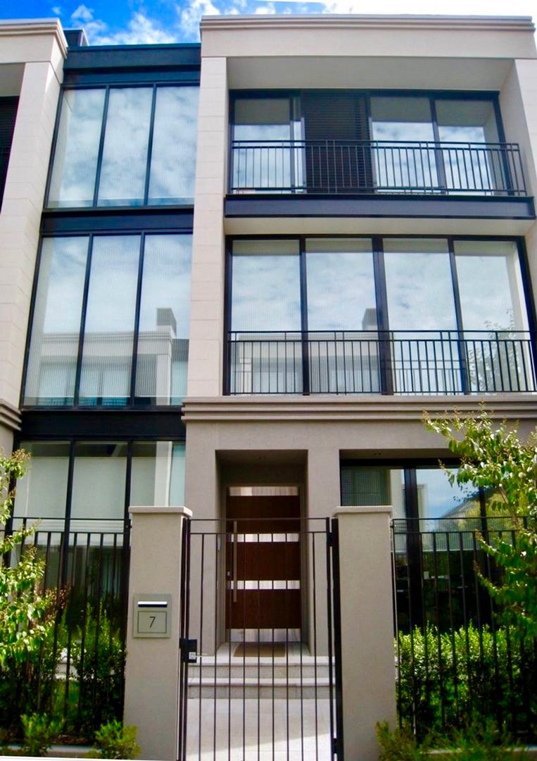 Real Estate and Property in 7 Magistrates Walk, East Melbourne, VIC