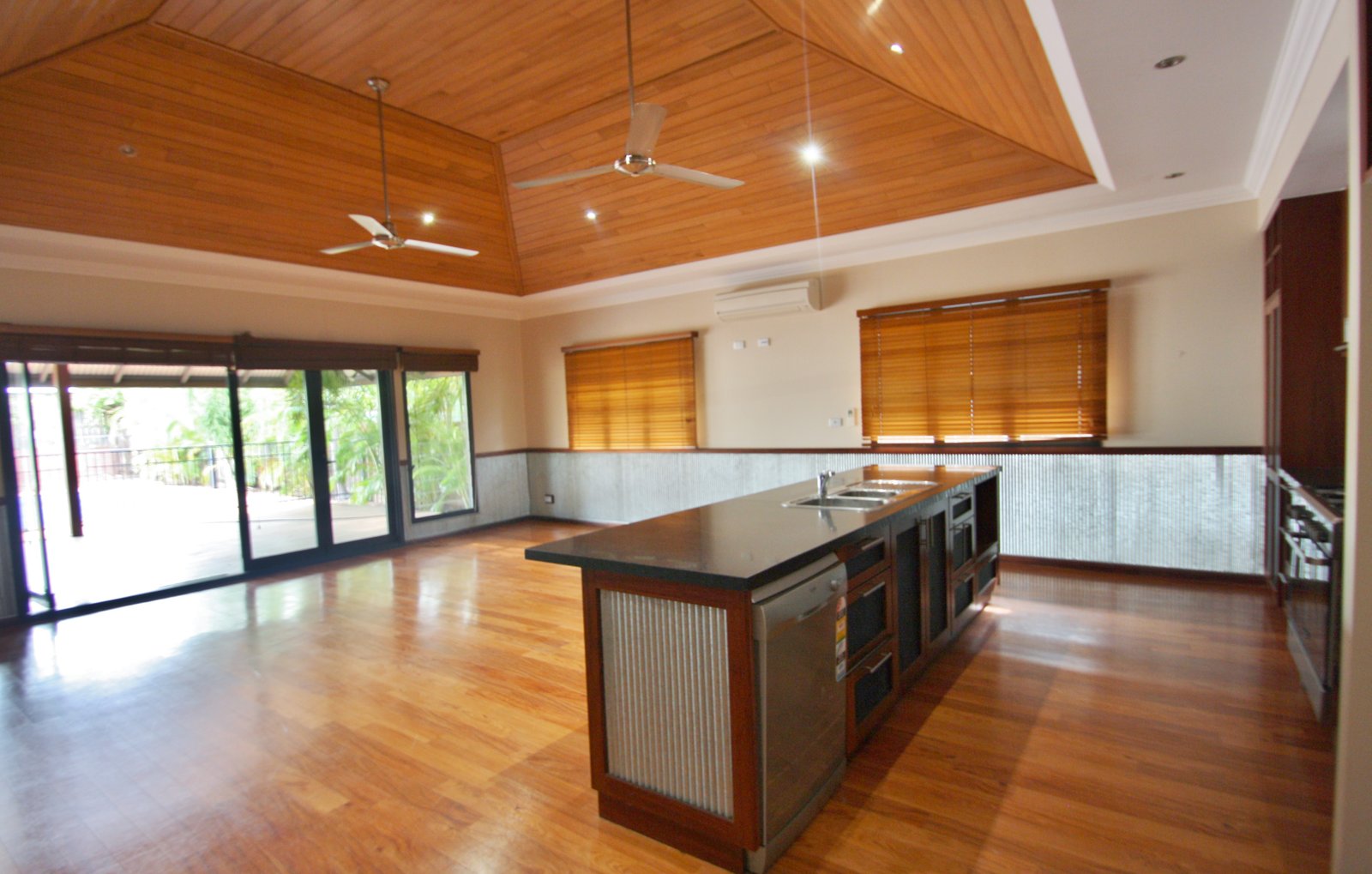 7 Manggala Drive CABLE BEACH 4