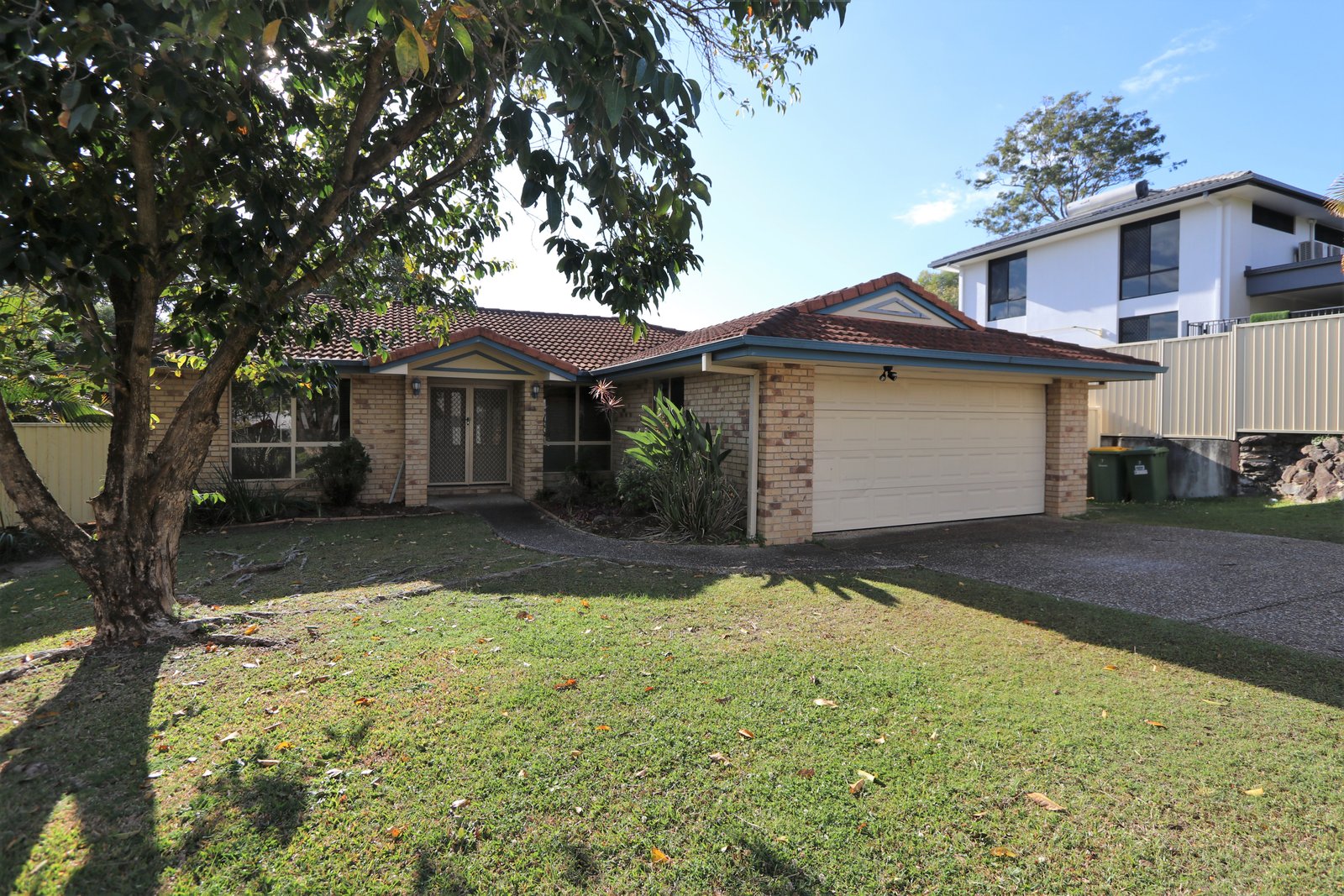 7 Manoora Place ASHMORE 1
