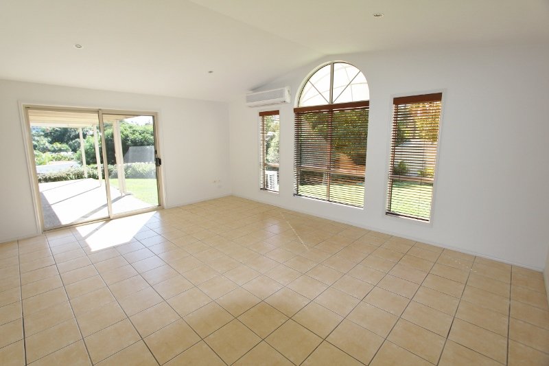 7 Manoora Place ASHMORE 3