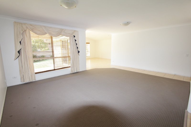7 Manoora Place ASHMORE 7