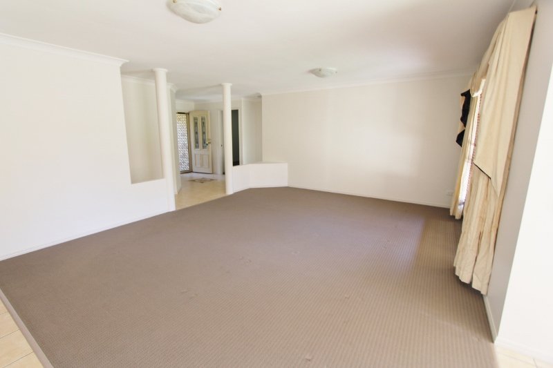 7 Manoora Place ASHMORE 8
