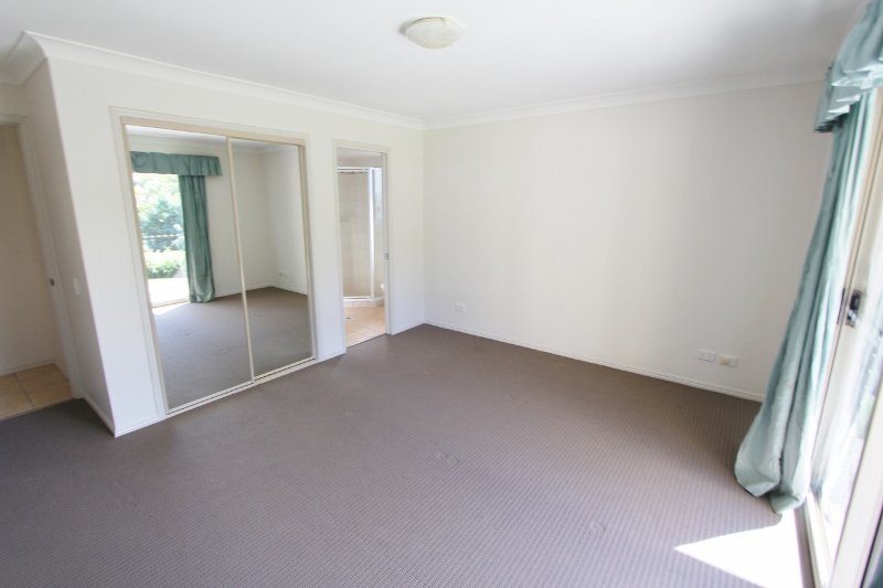 7 Manoora Place ASHMORE 9