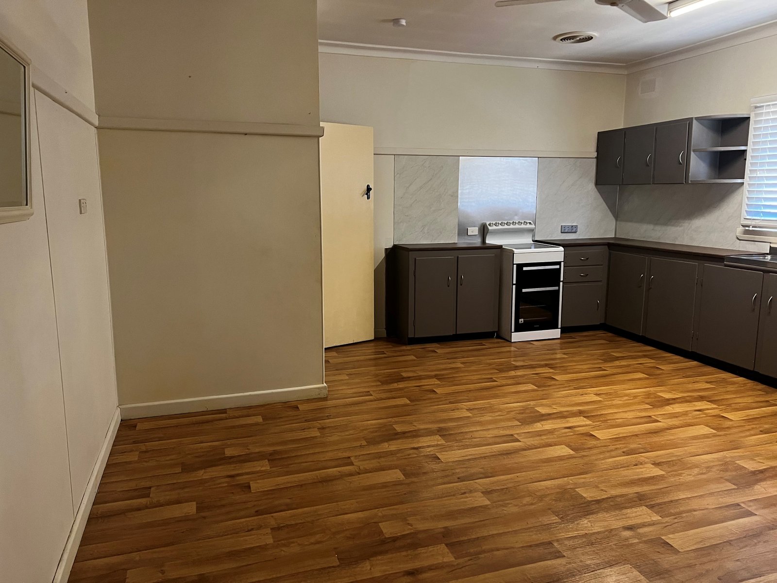 7 Market Street WEST TAMWORTH 9