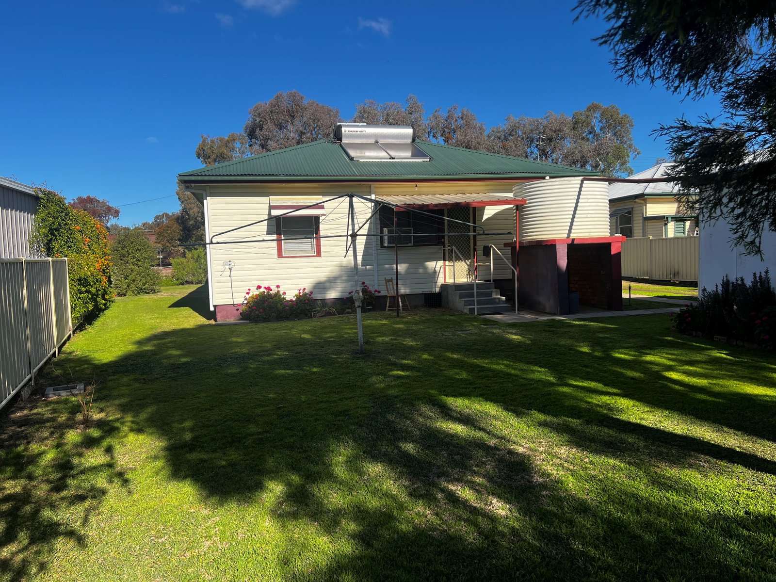 7 Market Street WEST TAMWORTH 19