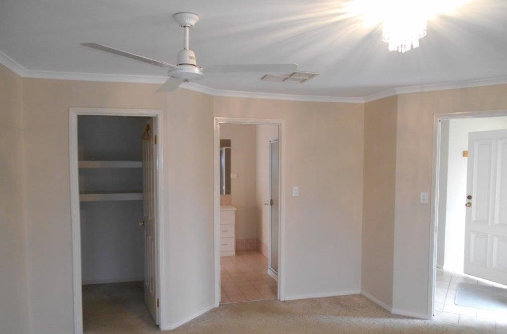 7 Martin Place TUMUT 8