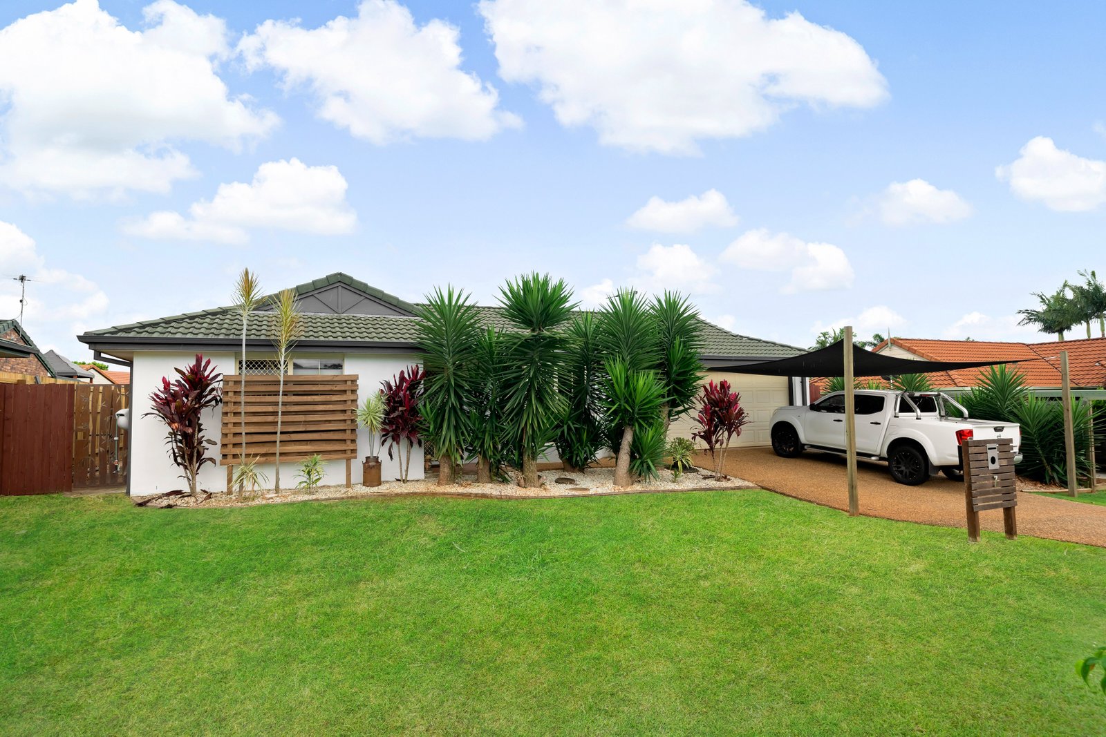 7 Mashie Place REDLAND BAY 2