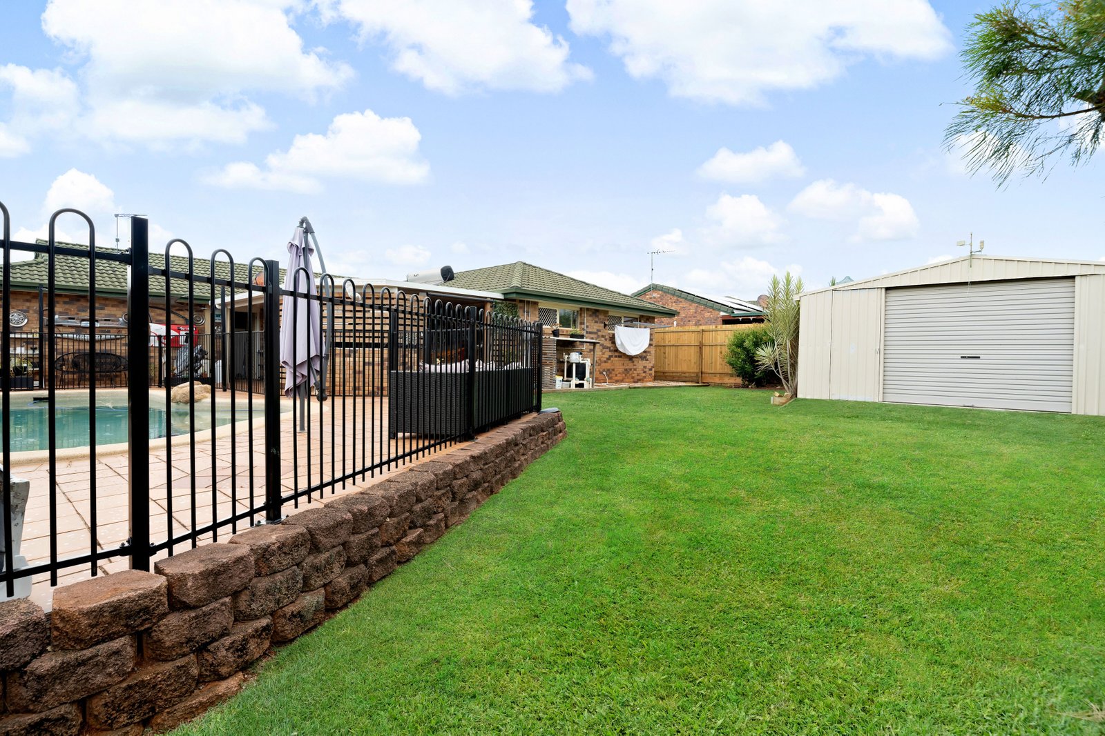 7 Mashie Place REDLAND BAY 10