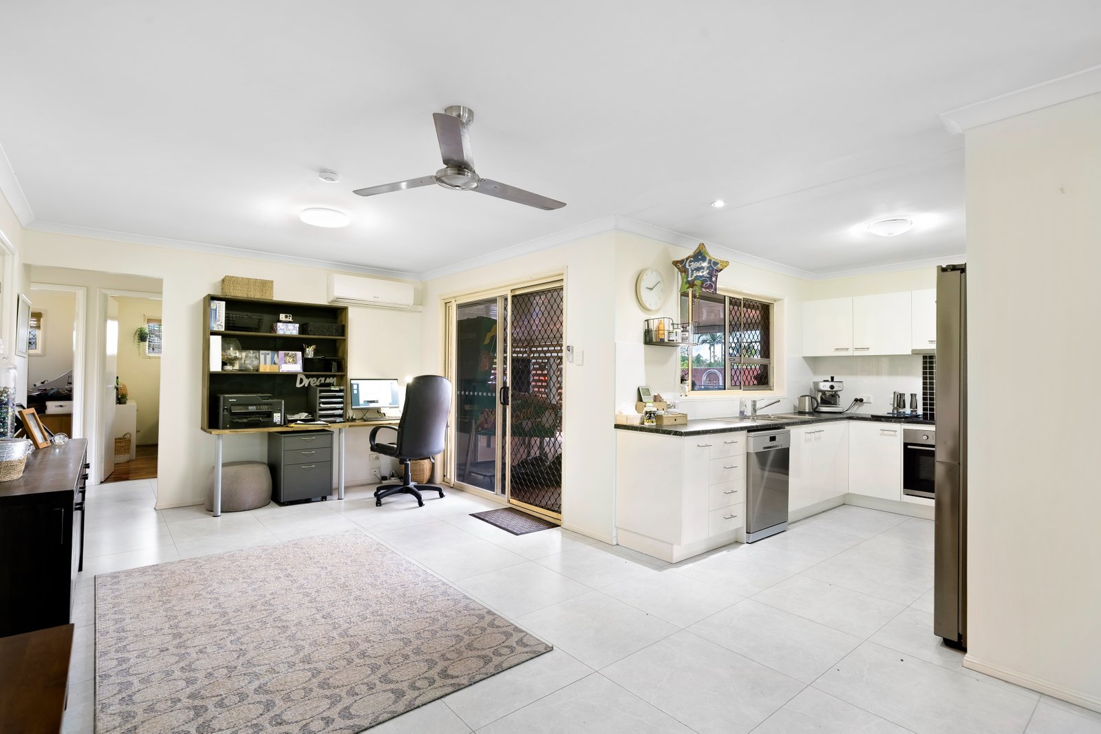 7 Mashie Place REDLAND BAY 7