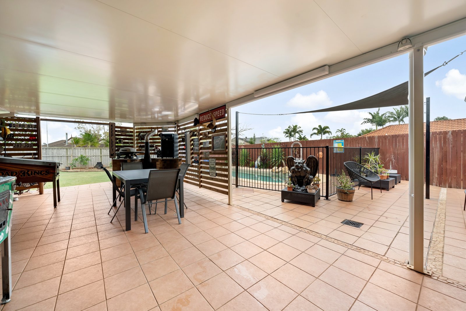 7 Mashie Place REDLAND BAY 9