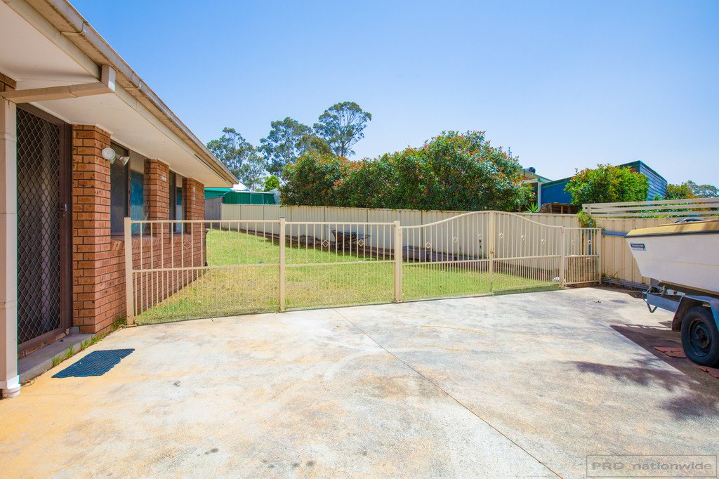 7 Matai Close THORNTON 2