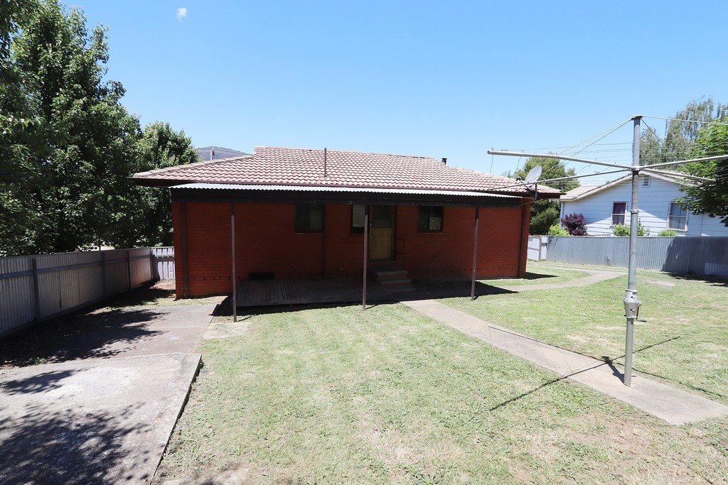 7 Mate Street TUMBARUMBA 3