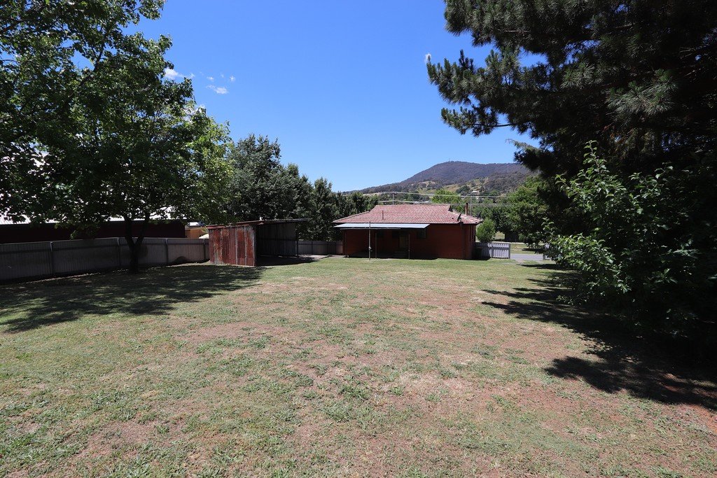 7 Mate Street TUMBARUMBA 4