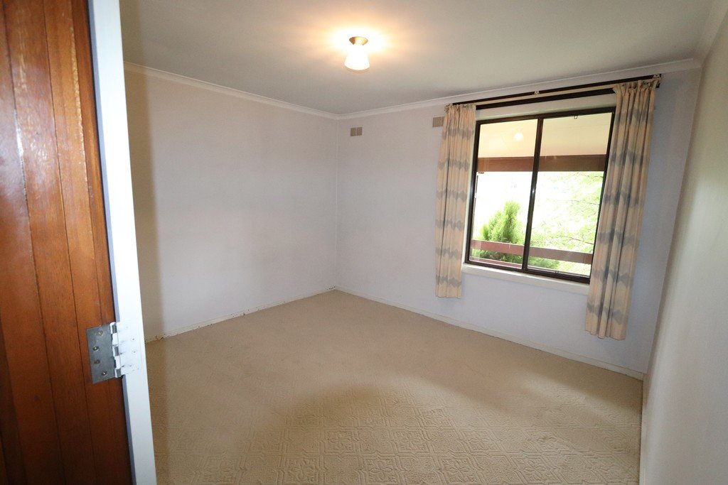 7 Mate Street TUMBARUMBA 9
