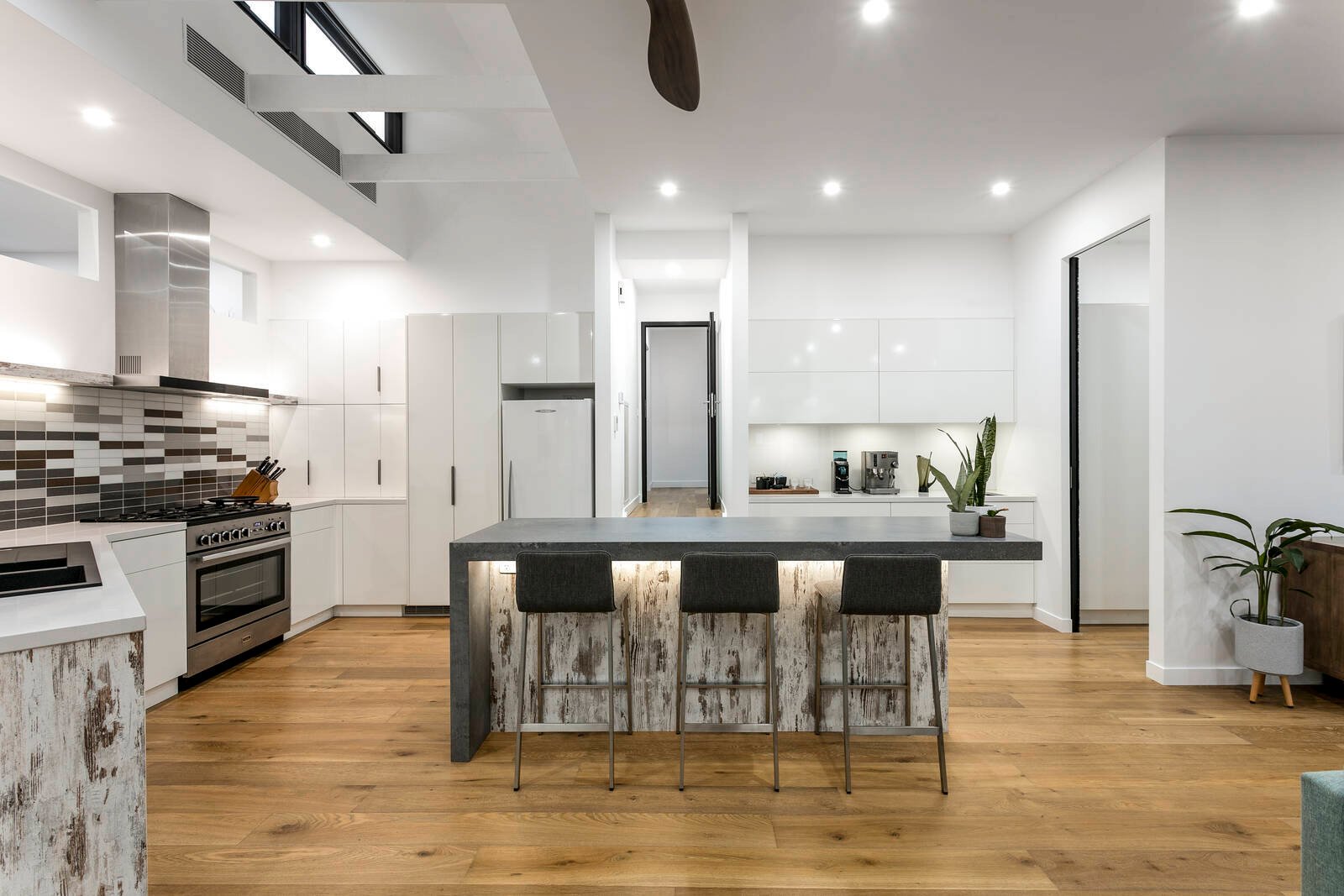 Real Estate and Property in 7 McCubbin Terrace, Doncaster East, VIC