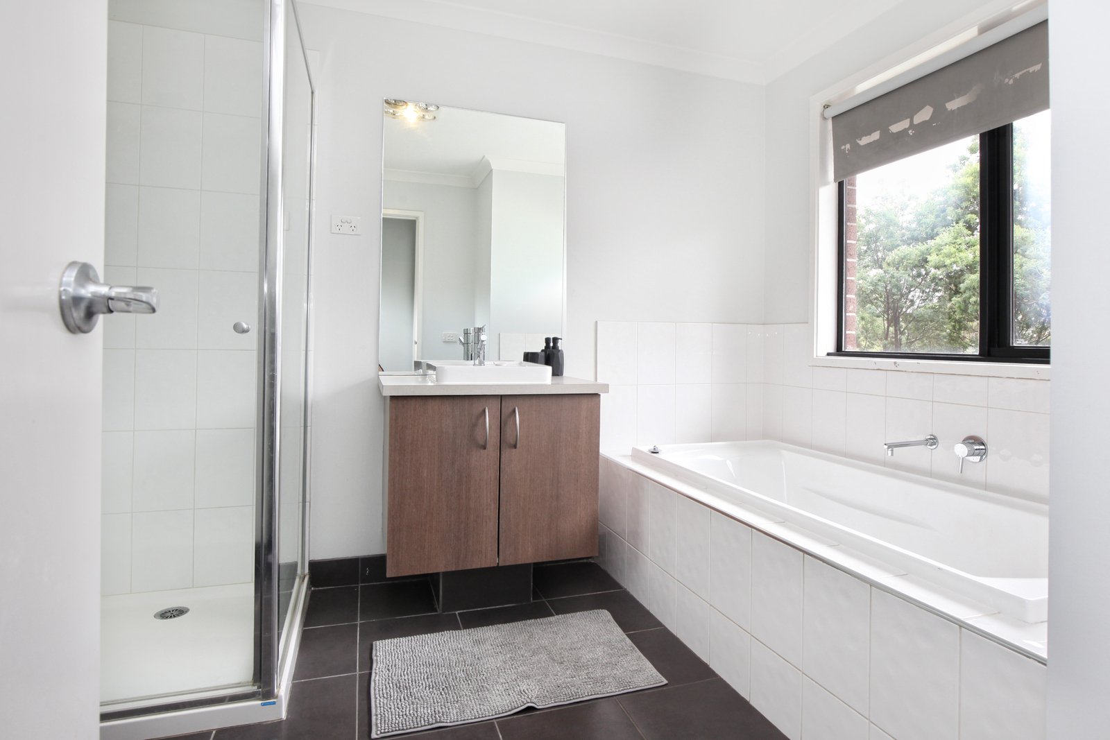 Real Estate and Property in 7 Melville Drive, Kyneton, VIC