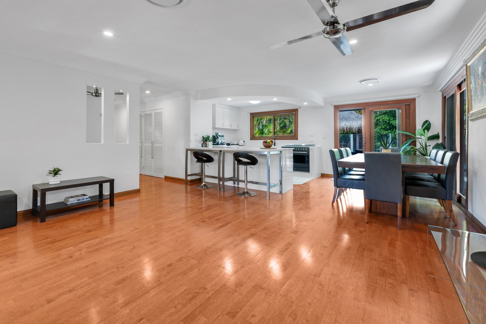7 Miralie Place ASHMORE 8