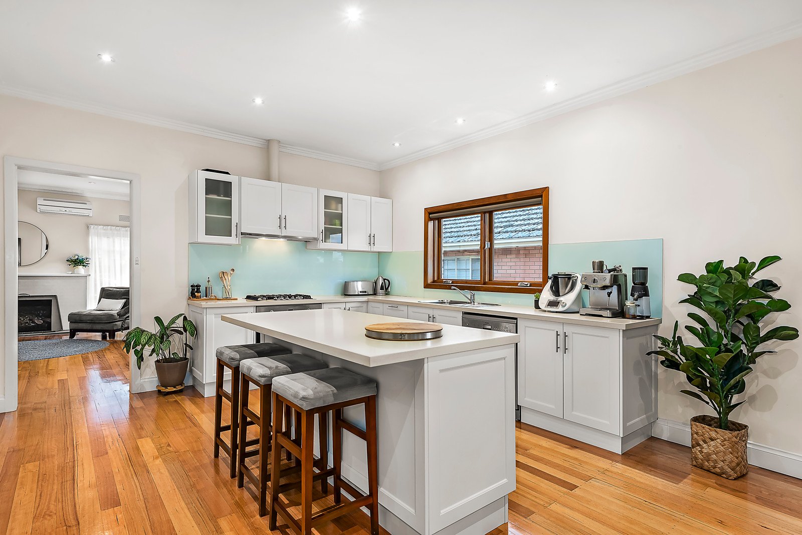 7 Murray Drive, Burwood, VIC