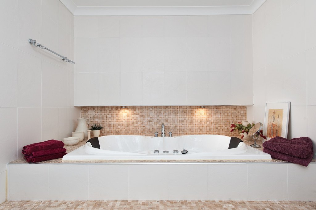 7 Myan Close CORLETTE 16