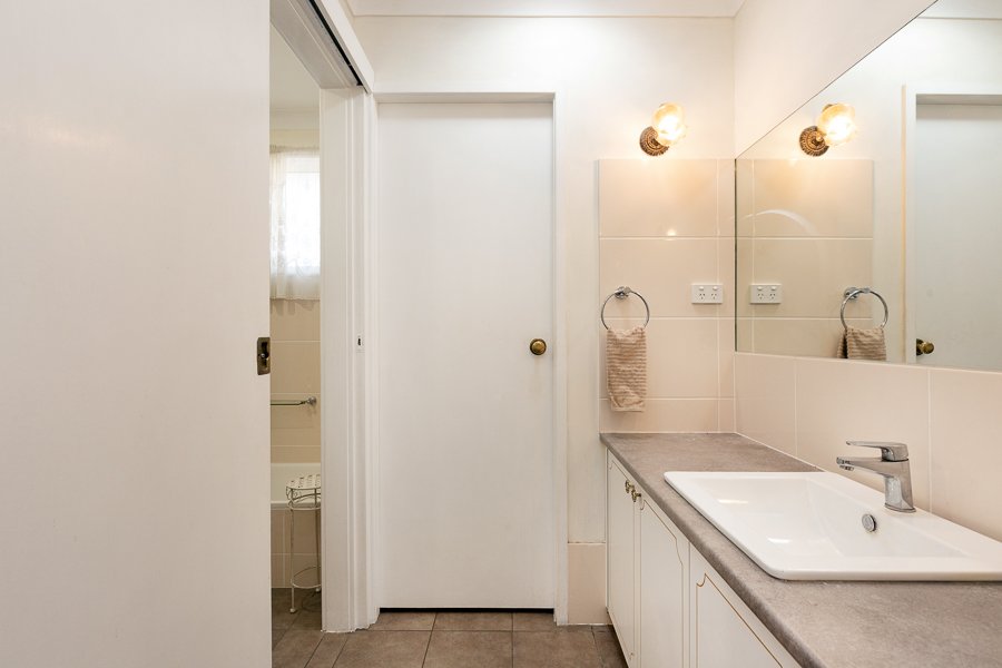 7 Myndee Avenue TAMWORTH 5