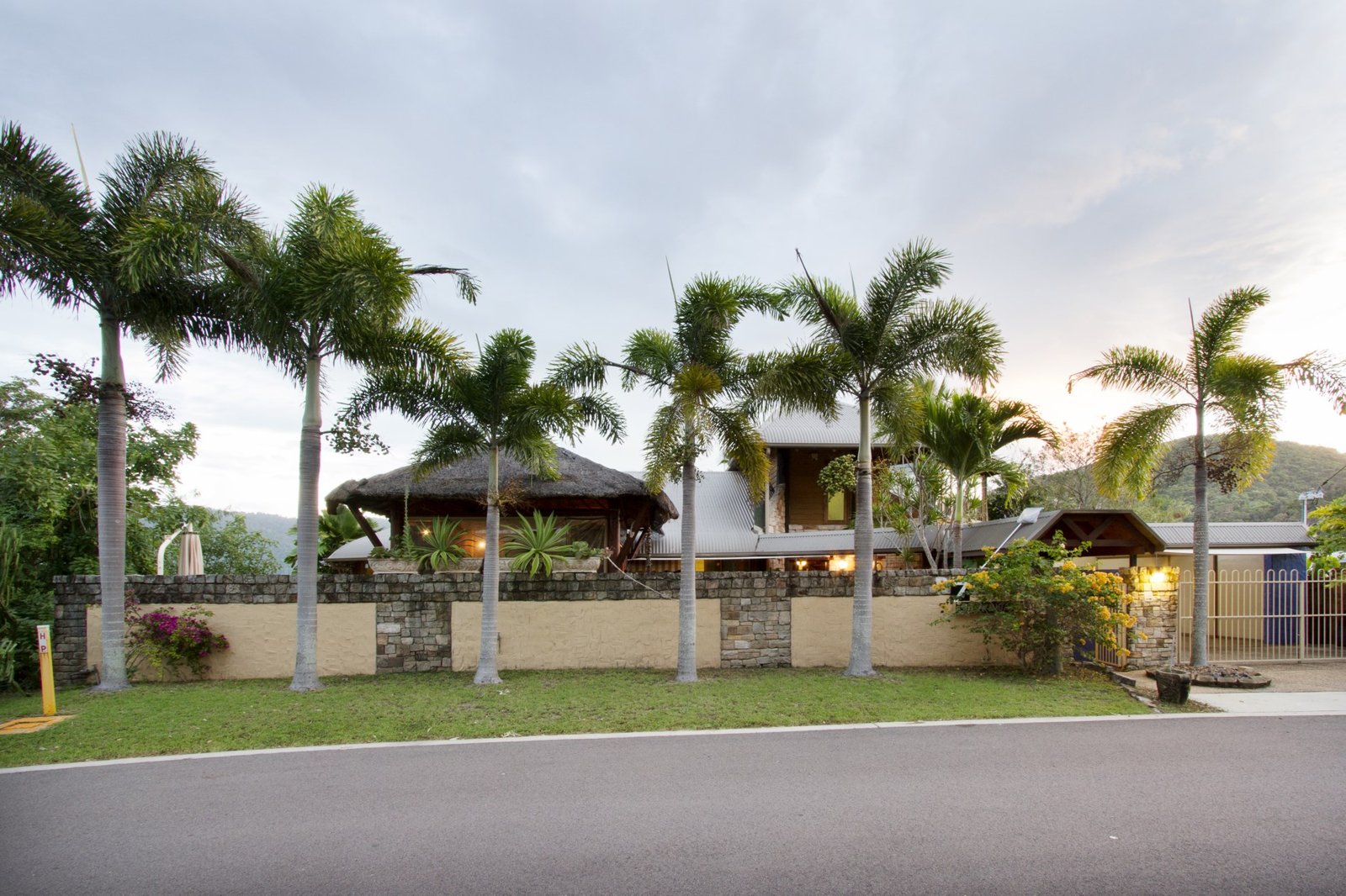 7 Neerim Crescent SHUTE HARBOUR 5