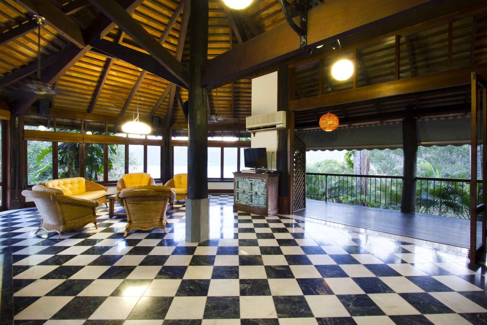 7 Neerim Crescent SHUTE HARBOUR 10