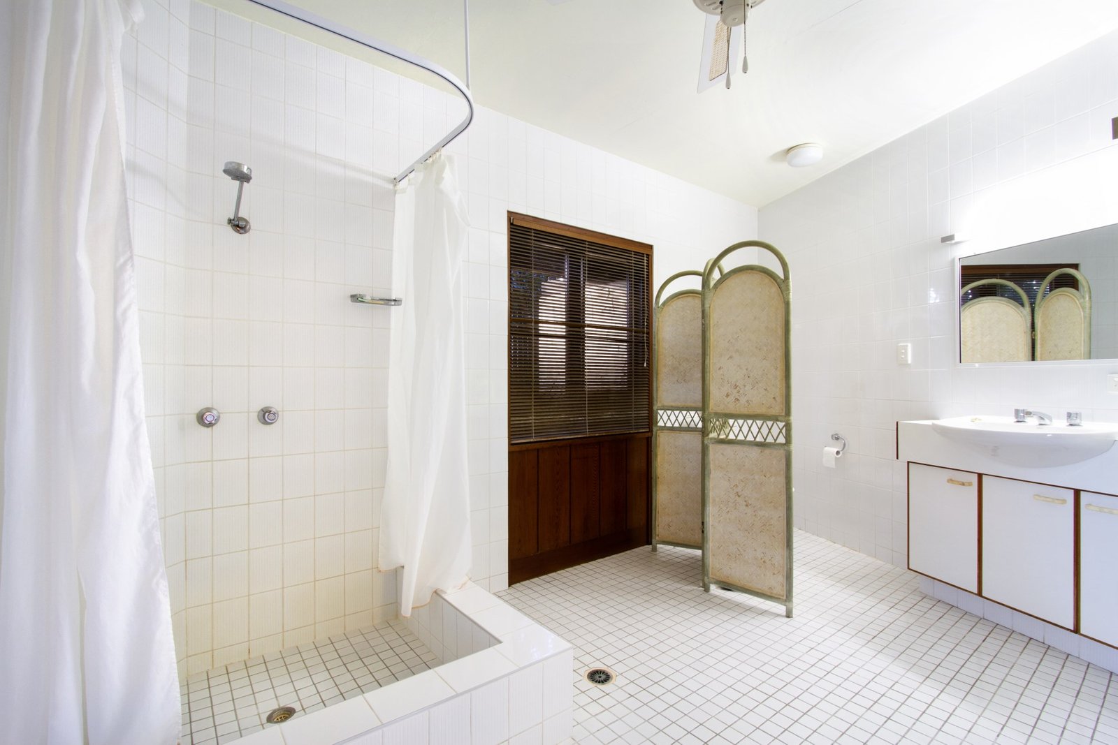 7 Neerim Crescent SHUTE HARBOUR 17