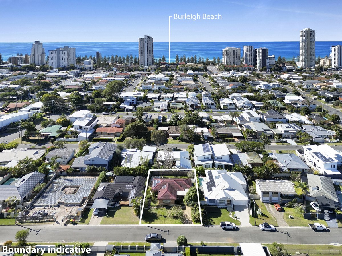 7 Newstead Street BURLEIGH WATERS 2