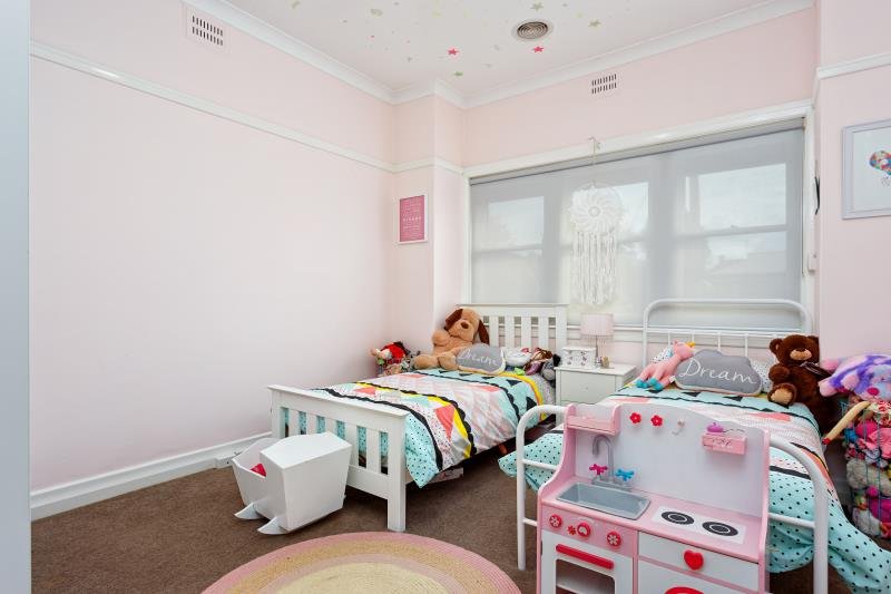 7 Norman Street WAGGA WAGGA 8