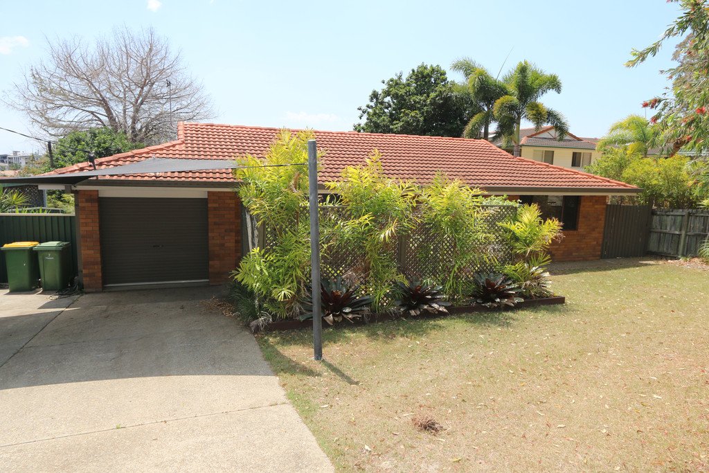 7 Nyora Street SOUTHPORT 1