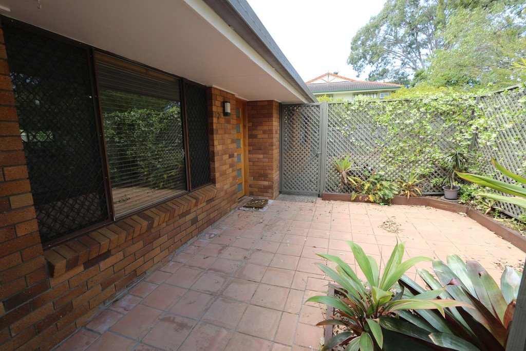 7 Nyora Street SOUTHPORT 14