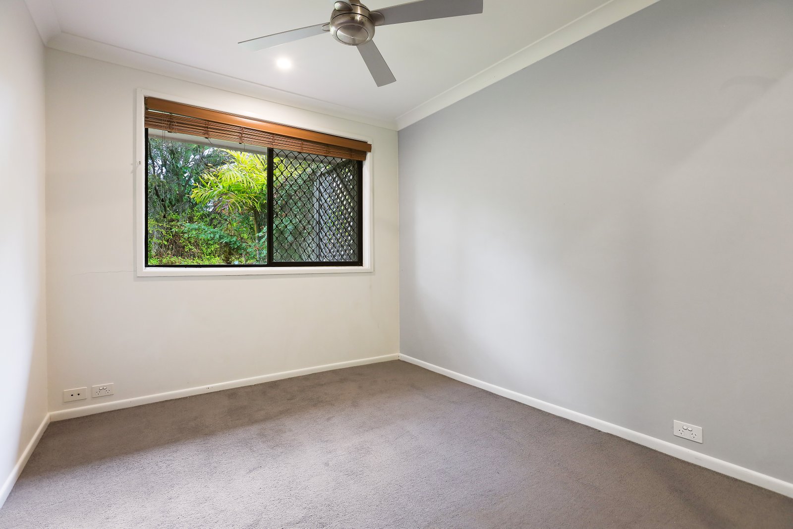 7 Nyora Street SOUTHPORT 8