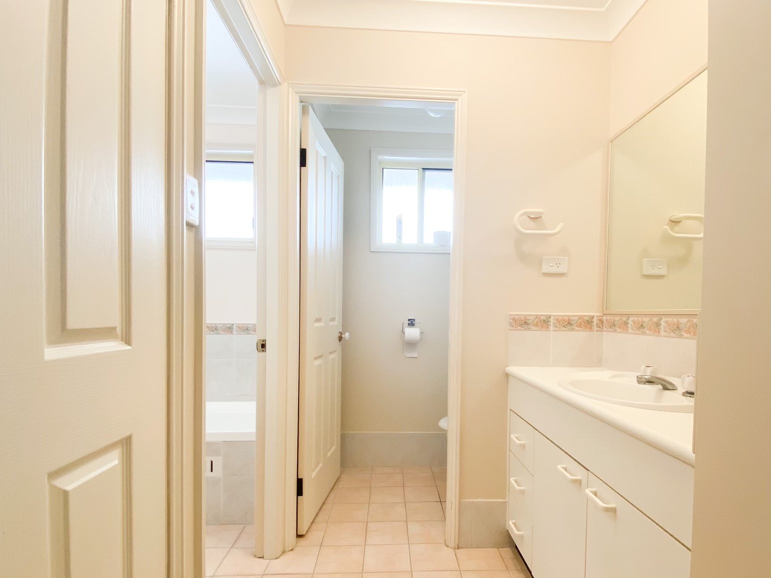 7 One Mile Close BOAT HARBOUR 14