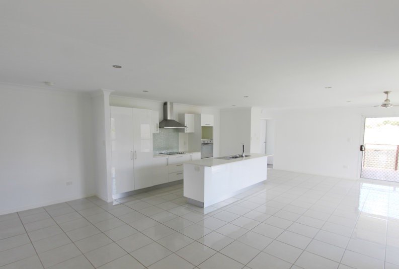 7 Palmerston Court NEW AUCKLAND 2