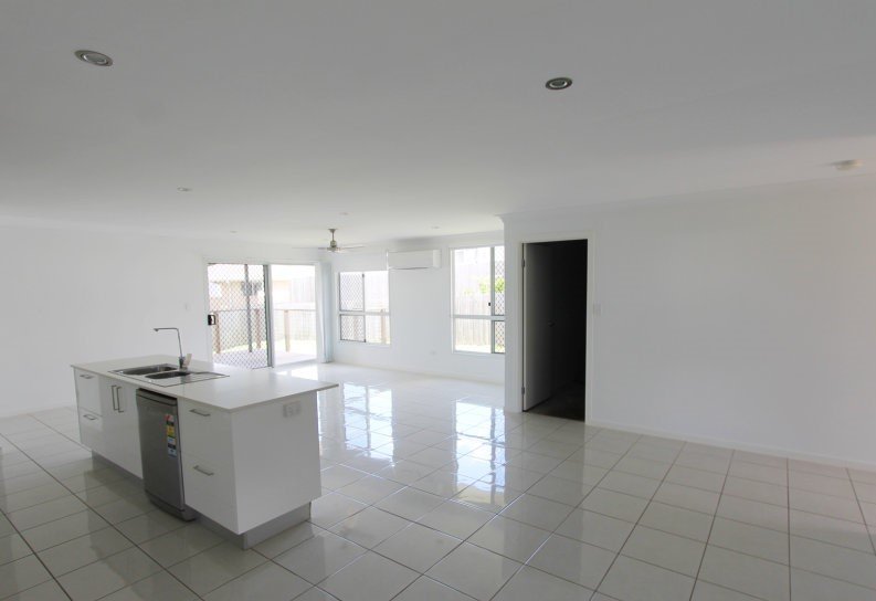 7 Palmerston Court NEW AUCKLAND 3