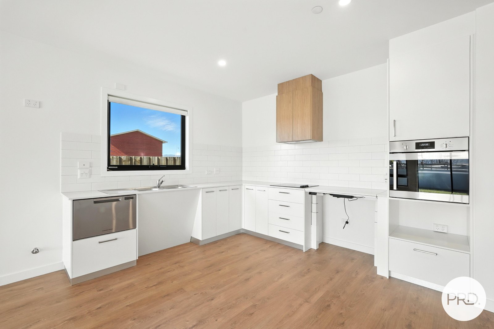 7 Pamela Place BRIGHTON 8