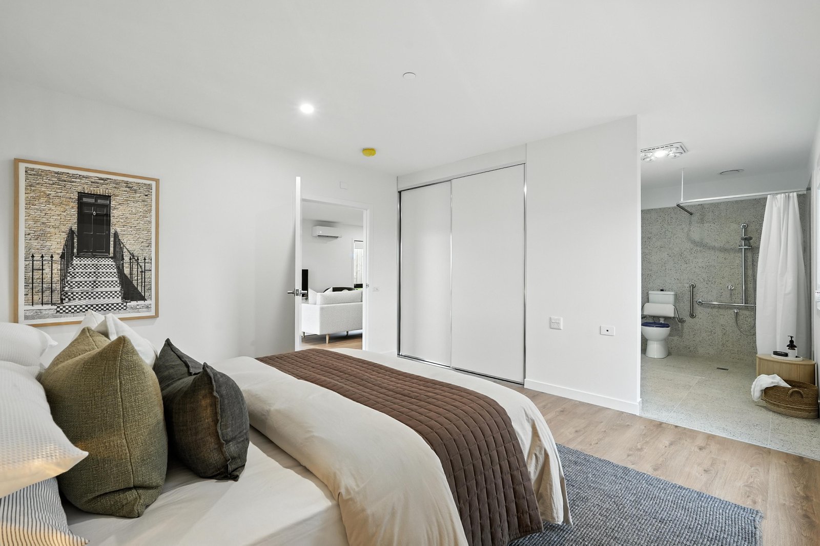 7 Pamela Place BRIGHTON 10