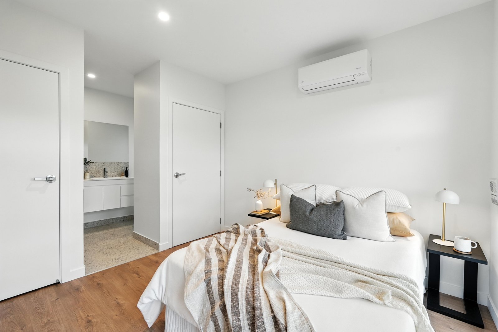 7 Pamela Place BRIGHTON 19