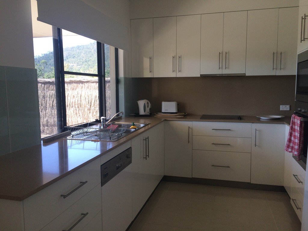 7 Parker Road CANNONVALE 3