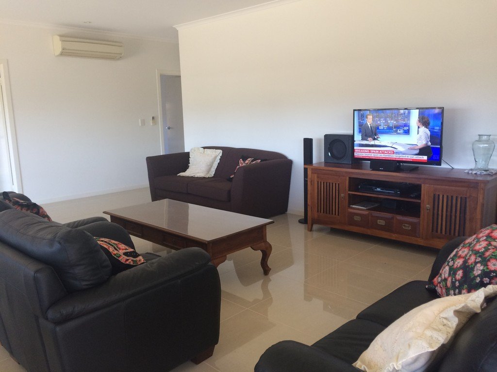 7 Parker Road CANNONVALE 6