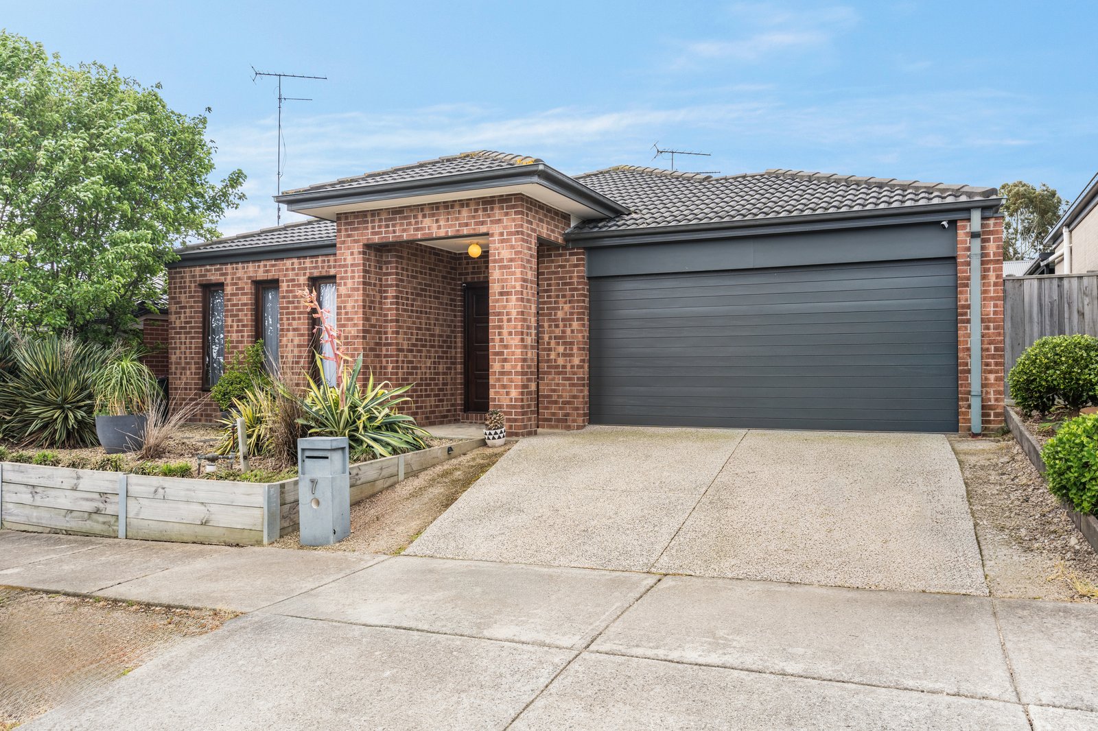 Gallery: 7 Parkfront Drive